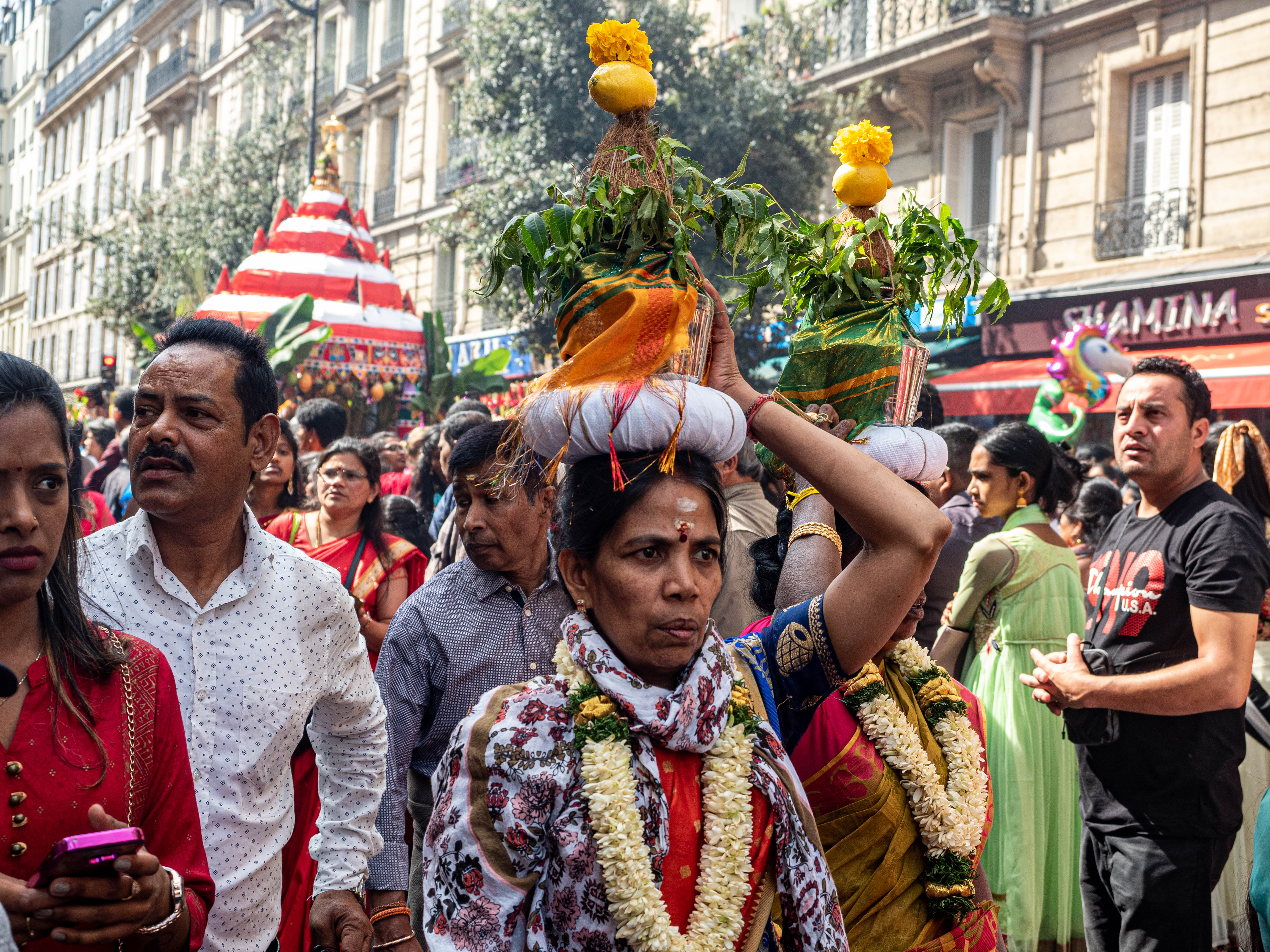 Parada z okazji święta Ganesh w Paryżu